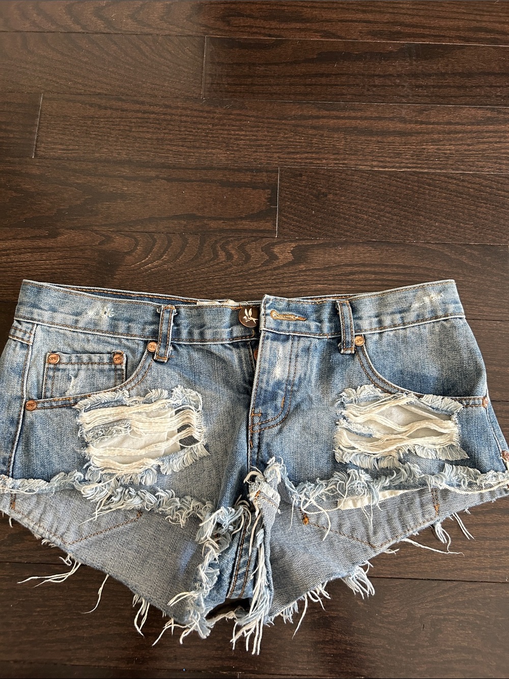 ONE TEASPOON Distressed Jean shorts 🌟 Size 26